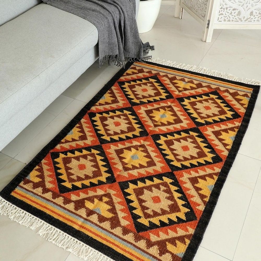 Indian Wool Area Rug with Geometric Motif 3 x 5 'Grain of Truth'