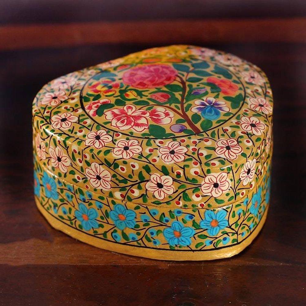 Romantic Spring-Themed Papier Mache Heart Decorative Box 'The Romantic Spring'